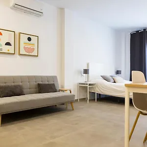 https://apartamento-malaga-marmoles-2.1costadelsol.com